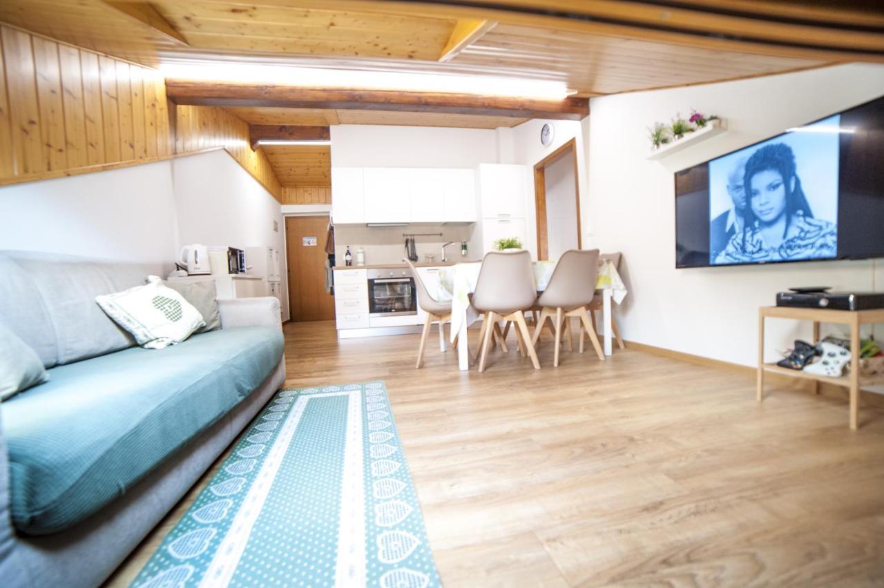 La Mansarda Di Emma Apartment Pinzolo Exterior foto